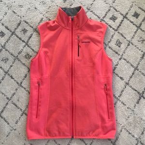Rare Patagonia lightweight coral vest, sz Medium